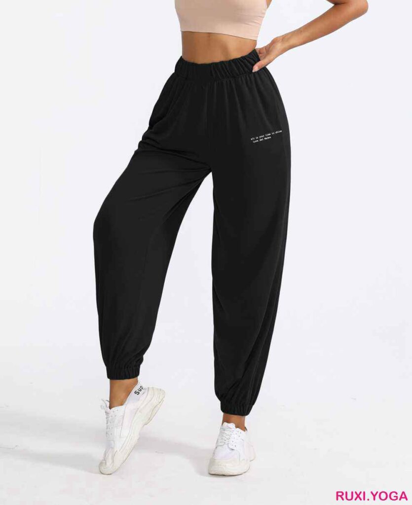 與 Adriene 一起進行快速瑜珈練習 hk3858